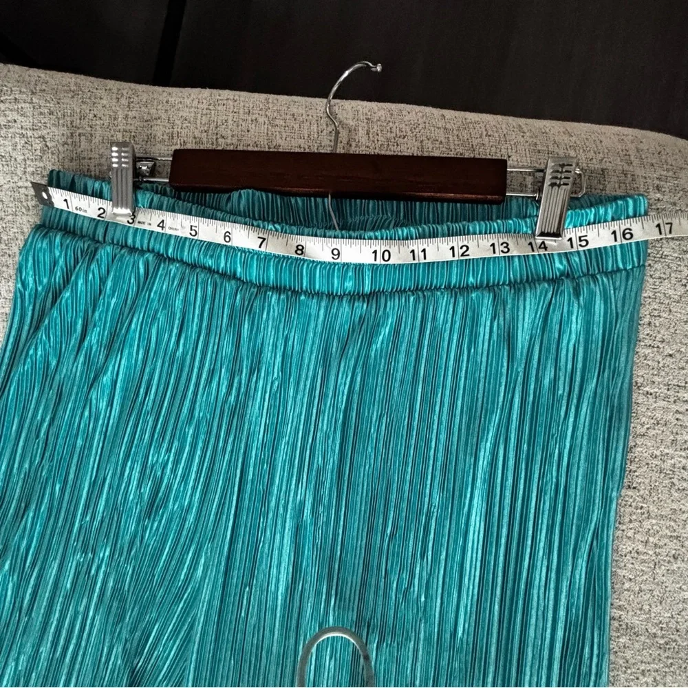 Fashion Nova set of trousers and a lace west ,color Tiffany,for tall women 5.92+ - Picture 10 of 16